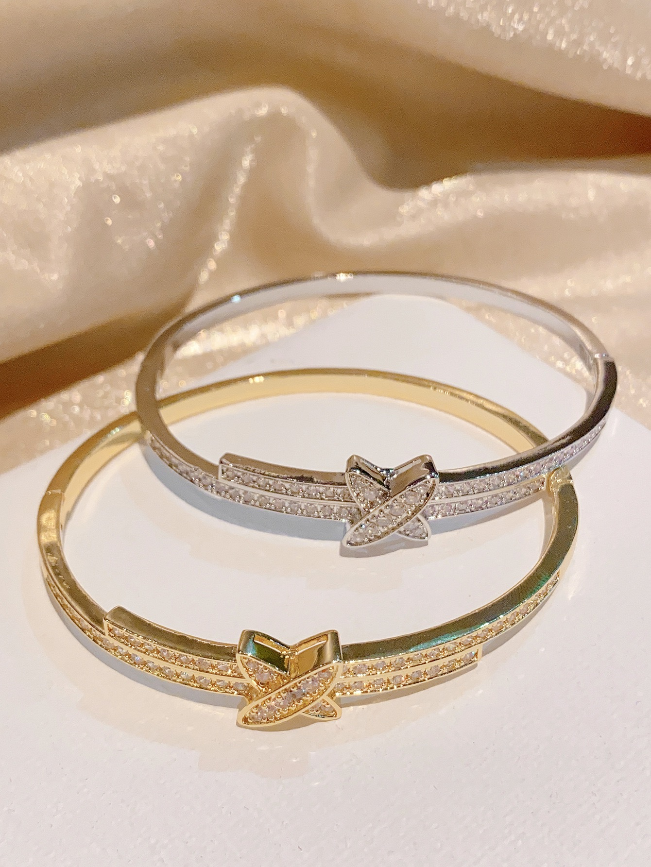 Copper Micro-Paved 18K Gold Cross Bracelet for Women, White Gold Plated with X-Shaped Zircon Inlay