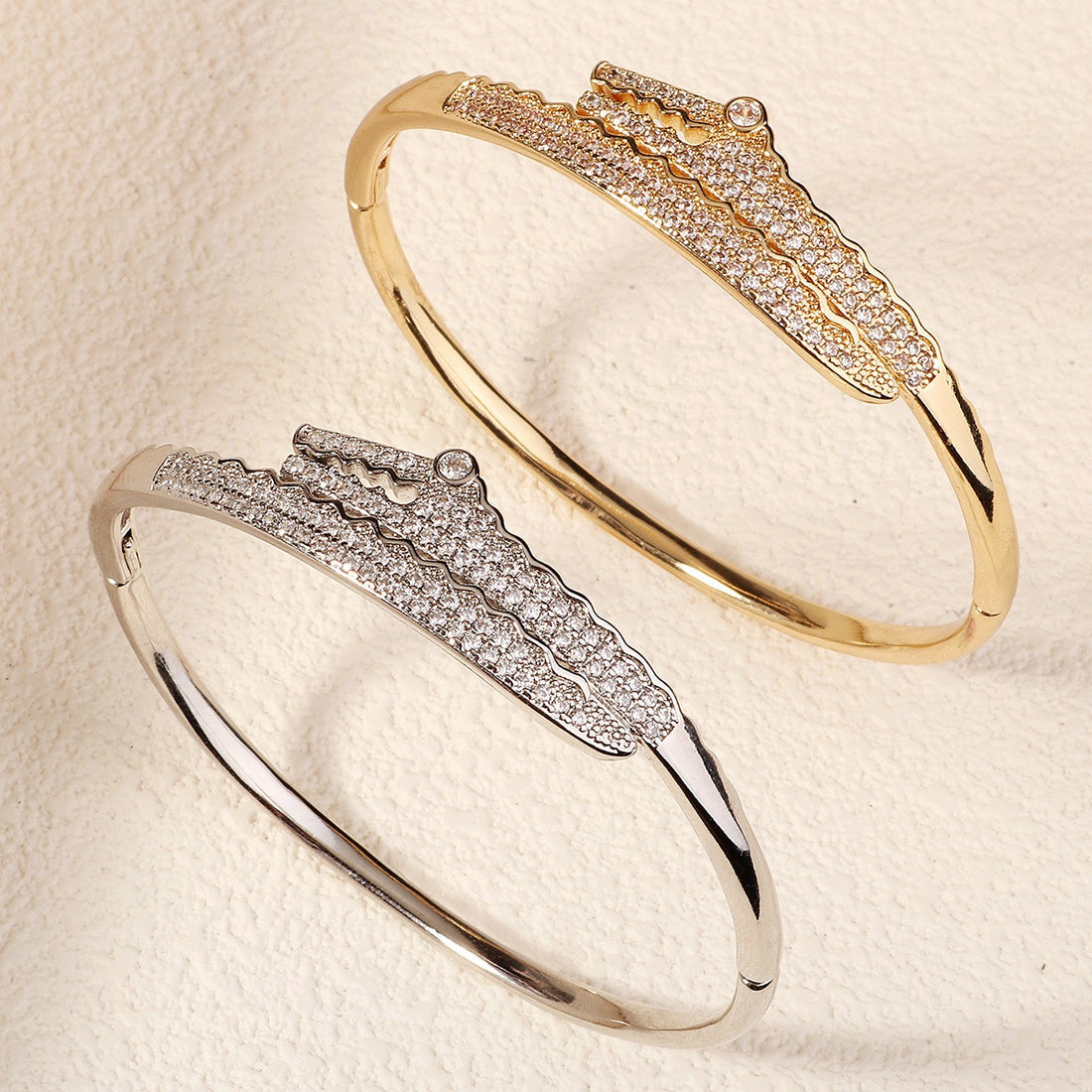 18K Gold-Plated Copper Zircon Bracelet – Nail Design Open Cuff, Wedding, Party & Evening Jewelry with Sparkling Stones          询问 ChatGPT
